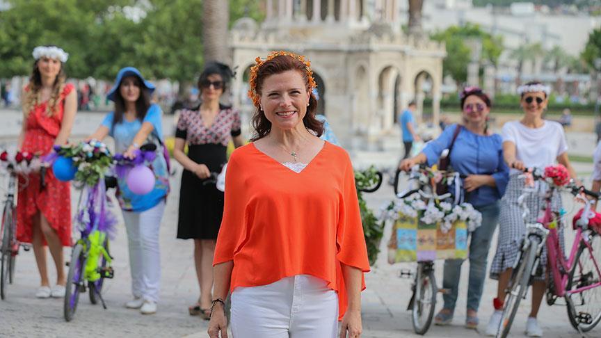 Sema Gür Süslü Kadınlar Bisiklet Turu
