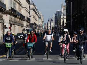 paris-france-bicycle